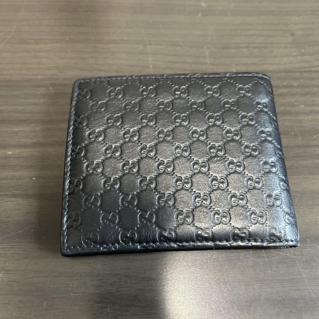 GUCCI 二つ折り財布　黒