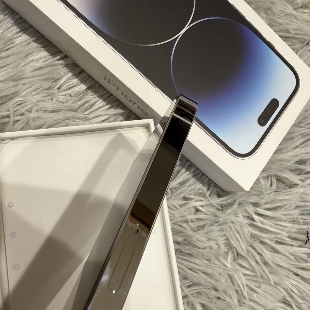 iPhone 14 Pro 128GB シルバー SIMフリー - メルカリ