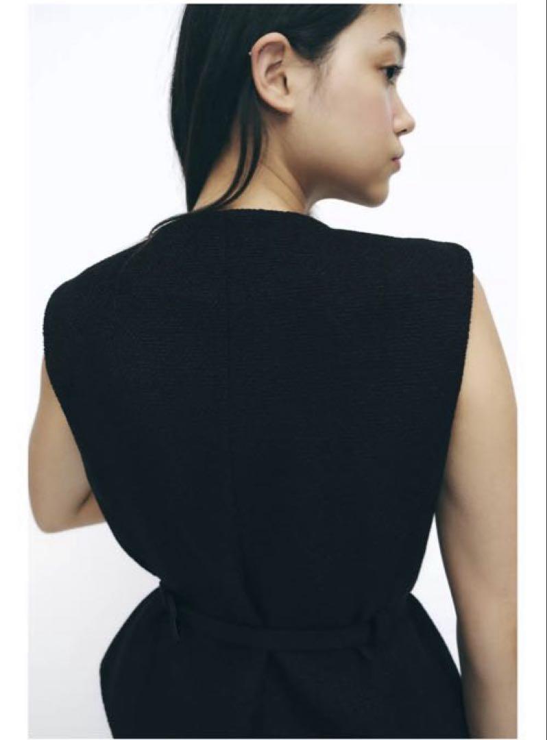 新作⭐︎ZARA ベルト テクスチャー ベスト XS ブラック ゴールド