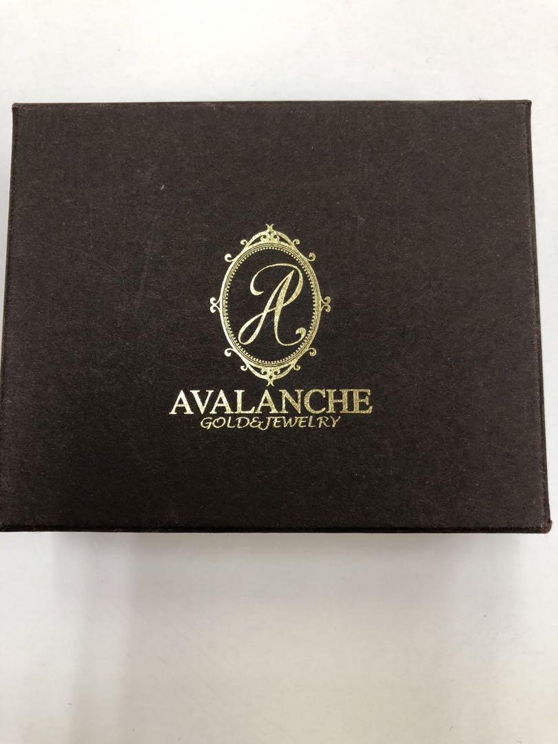 上　AVALANCHE アバランチ　ツイストネックレス
