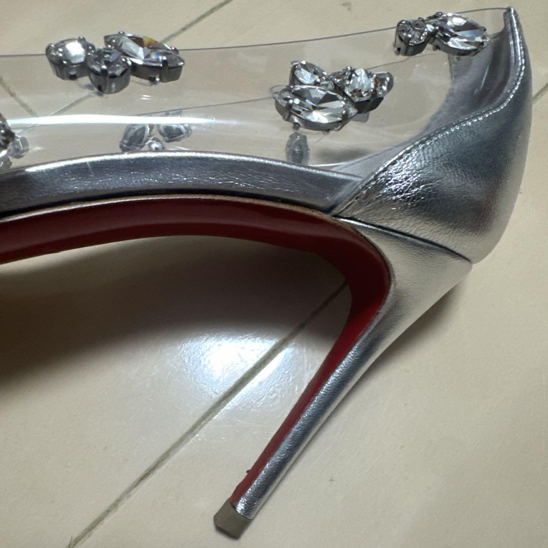 Christian Louboutin シルバー ポインテッドトゥ ハイヒール