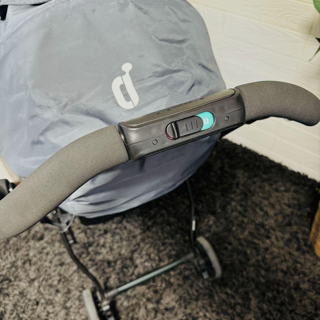 極美品 Combi AttO tipe-L ハイシート61センチ 両対面式
