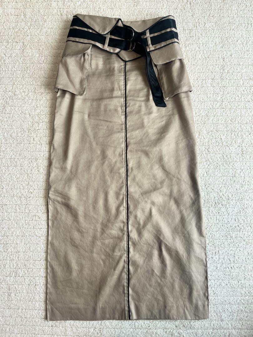 7月末 EBONY スカート