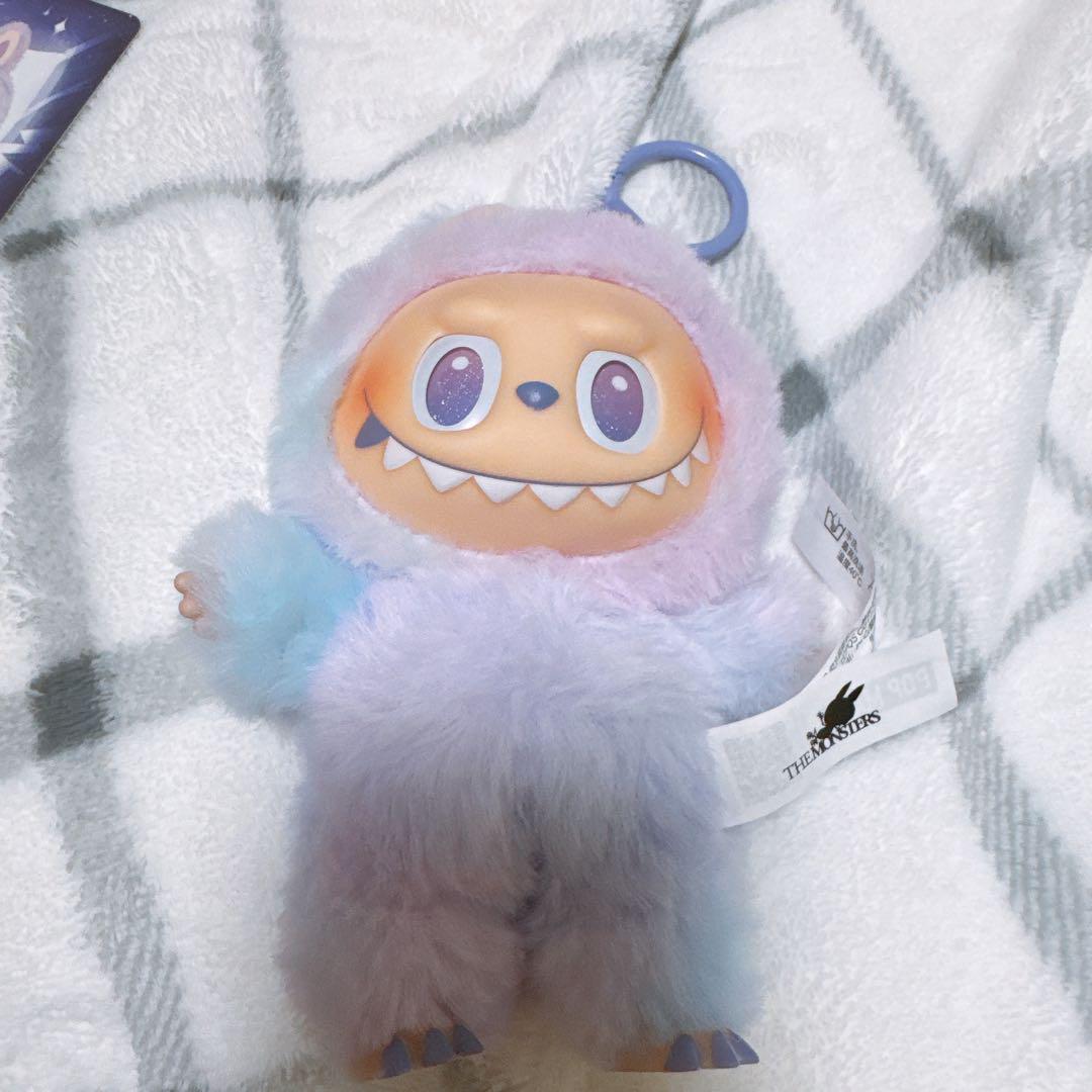 ラブブ Labubu Big into Energy 最後1 ラブブ/LABUBU THE MONSTERS Big into Energy - メルカリ