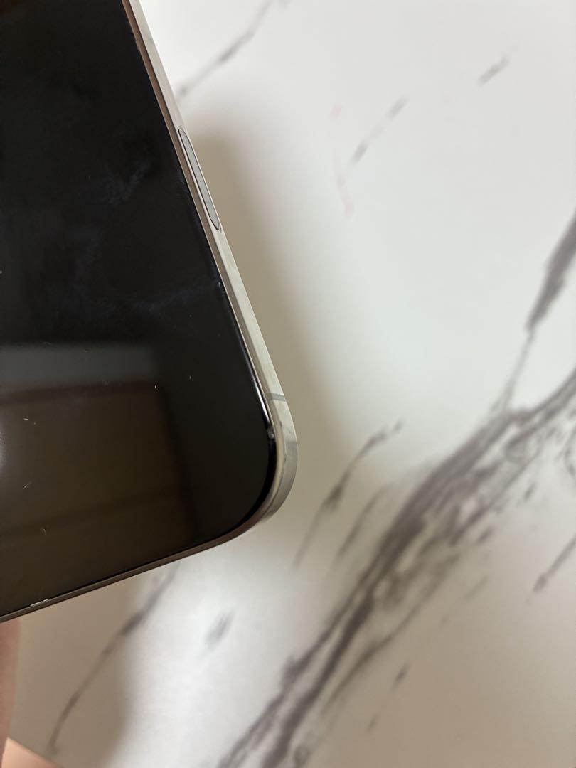 iPhone 16Pro シルバー