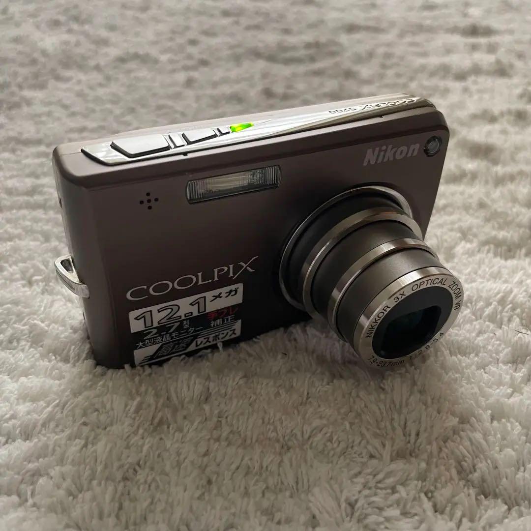 全ての 動作済完備品】Nikon レトロコンデジ S700 COOLPIX ニコン デジタルカメラ