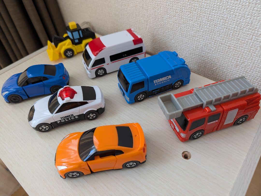 はじめてのトミカ　2WAY PARKINGと専用ミニカー全種類7台セット