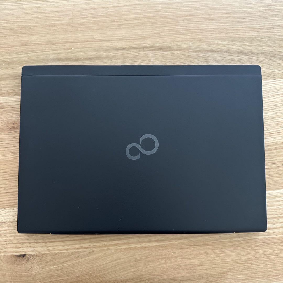 富士通 LIFEBOOK 軽量 2020年製 高性能i7 SSD256GB