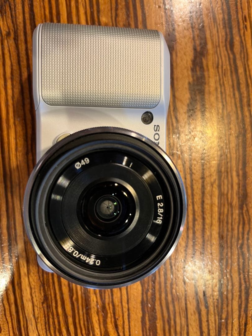 SONY NEX-3 ボディ+ E 16mm F2.8 レンズ付属