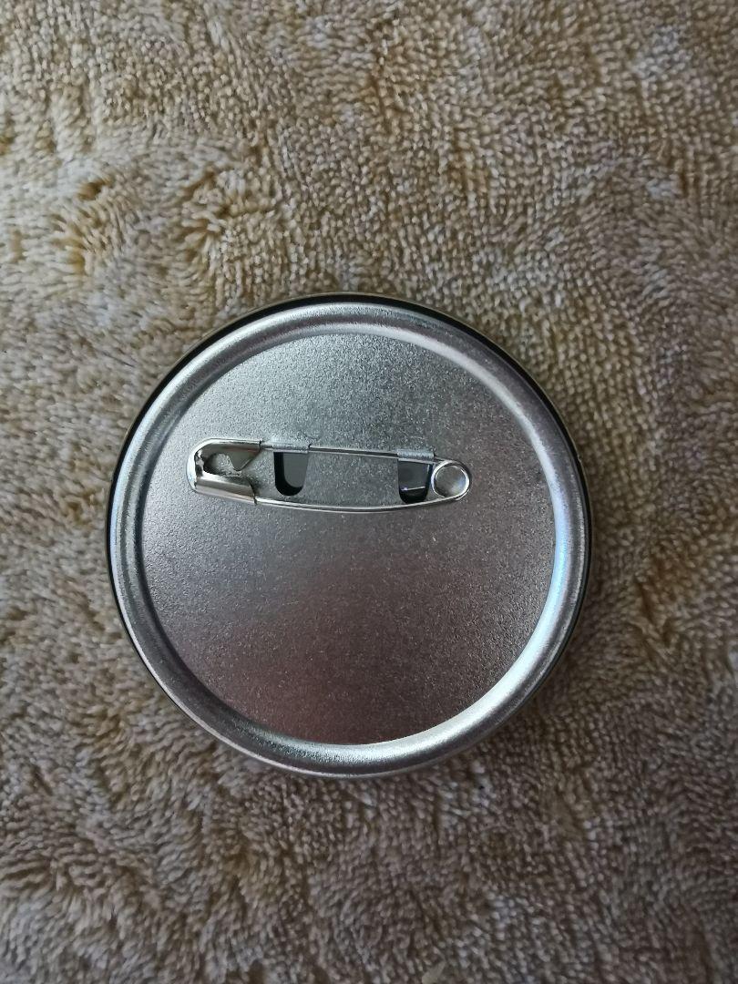 伊藤潤二 富江 メタリック 缶バッジ - メルカリ