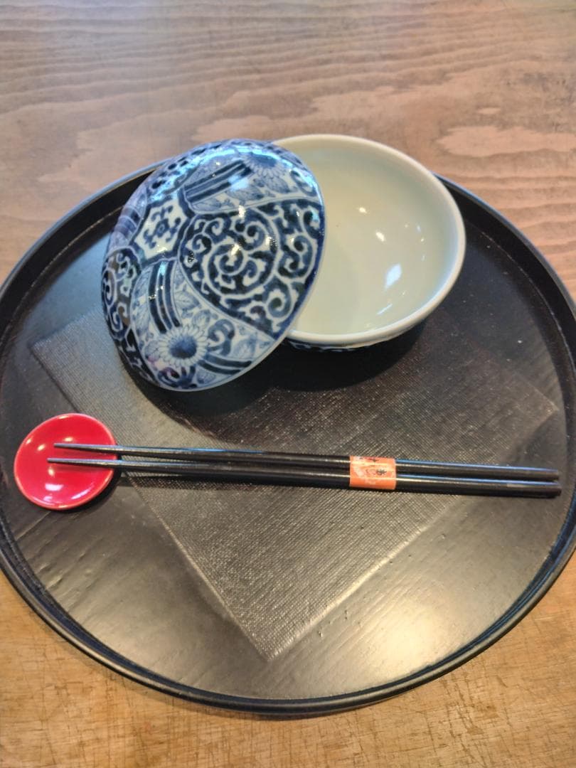 福泉窯染付地紋球型蓋物