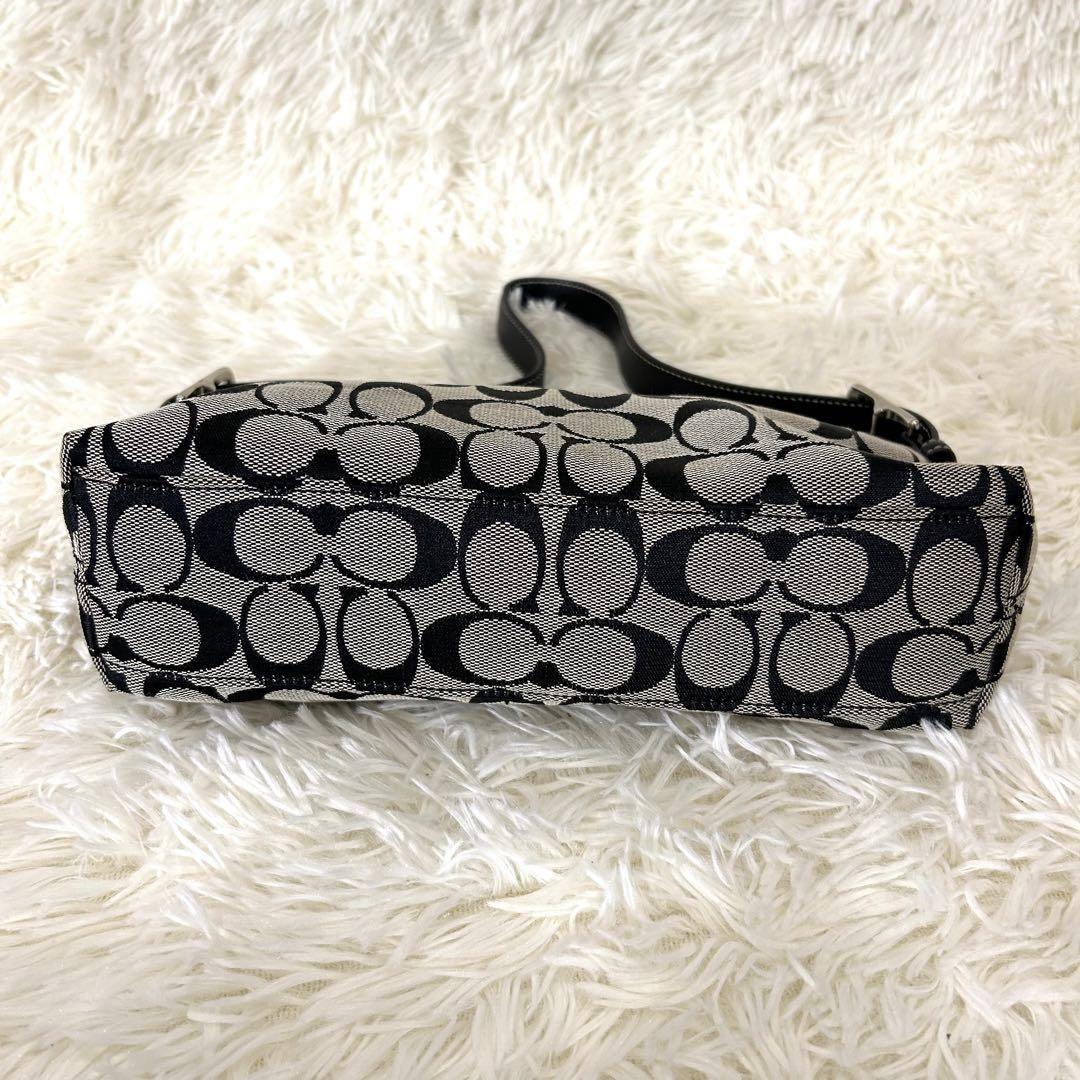 COACH】アクセサリーポーチ シグネチャー ワンショルダー