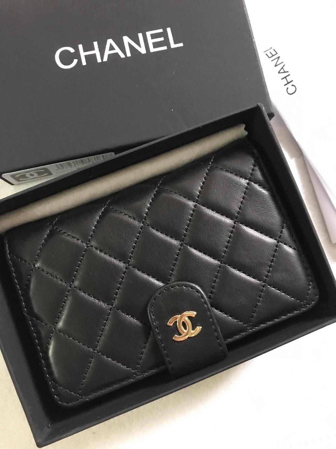 極美品シャネル ブラック ゴールド金具 二つ折り財布 - メルカリ