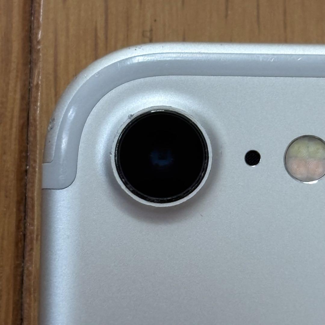 Apple iPhone7 32GB 本体 シルバー SIMロック解除済み - メルカリ