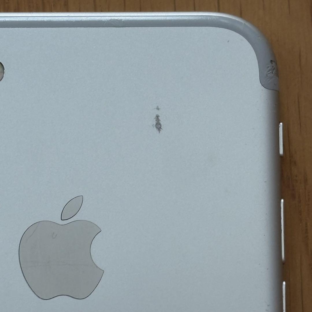 iPhone7 32G シルバー SIMロック解除済み iPhone7 32GB シルバー SIMロック解除済み 電池残量は92%本体