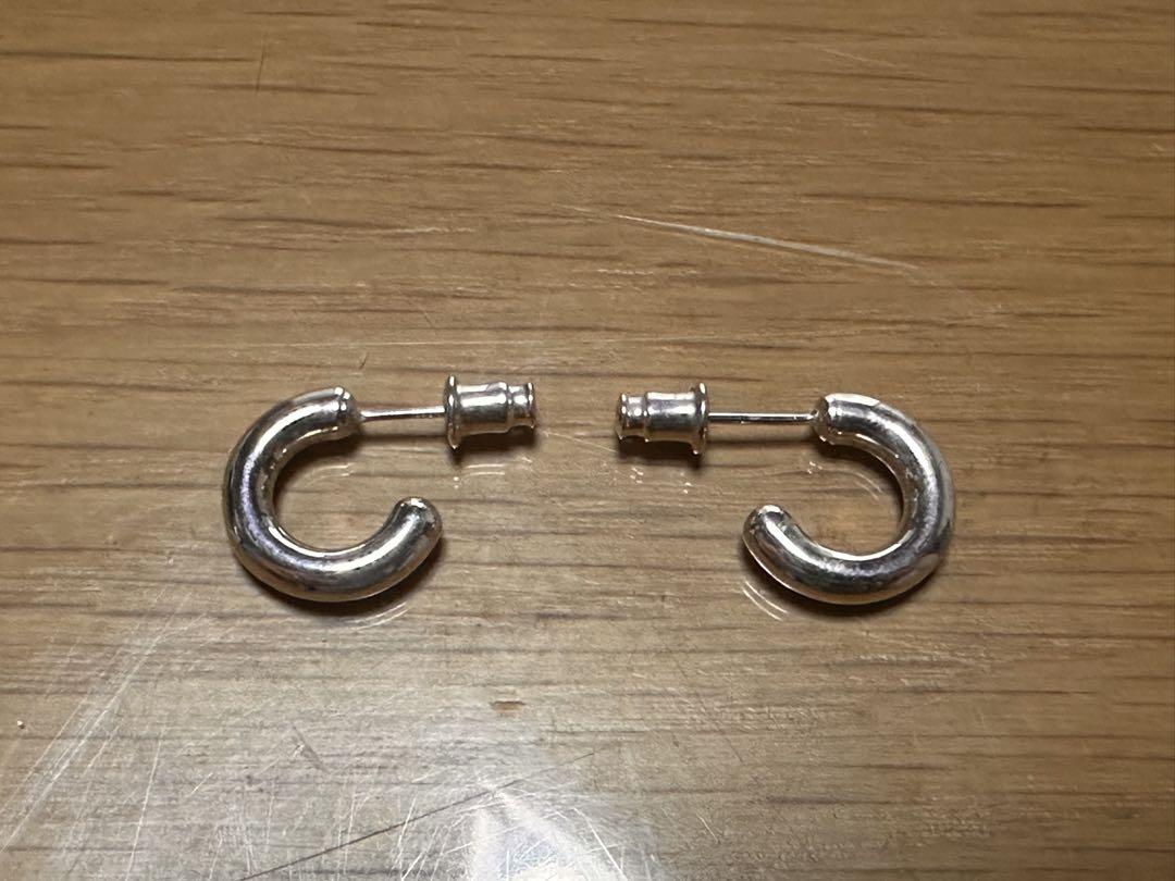 ISOLATION フープピアス