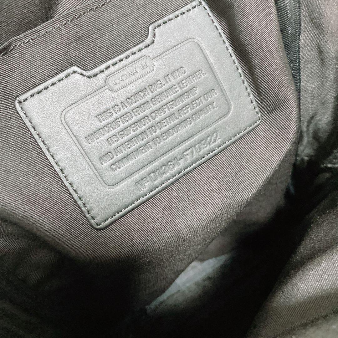 coach　コーチ　しぼ革　レザー　ブラック　ボディーバッグ　斜め掛け　メンズ