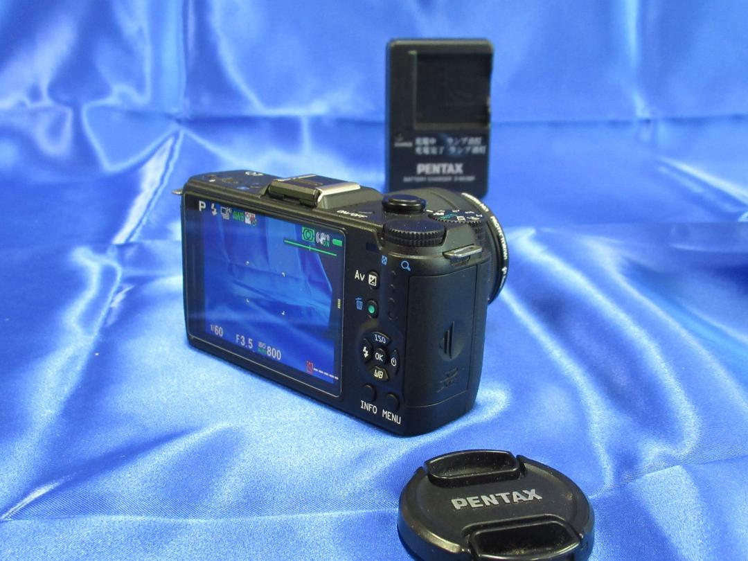 PENTAX Q7