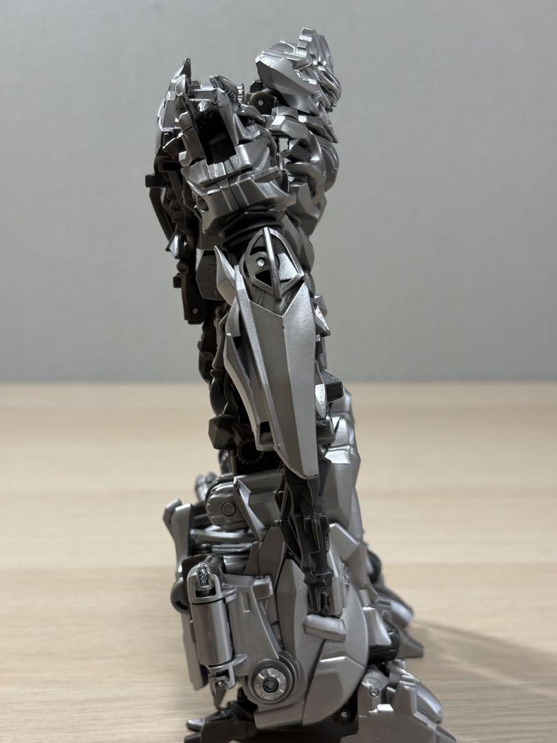 トランスフォーマー スタジオシリーズ メガトロン　transformer