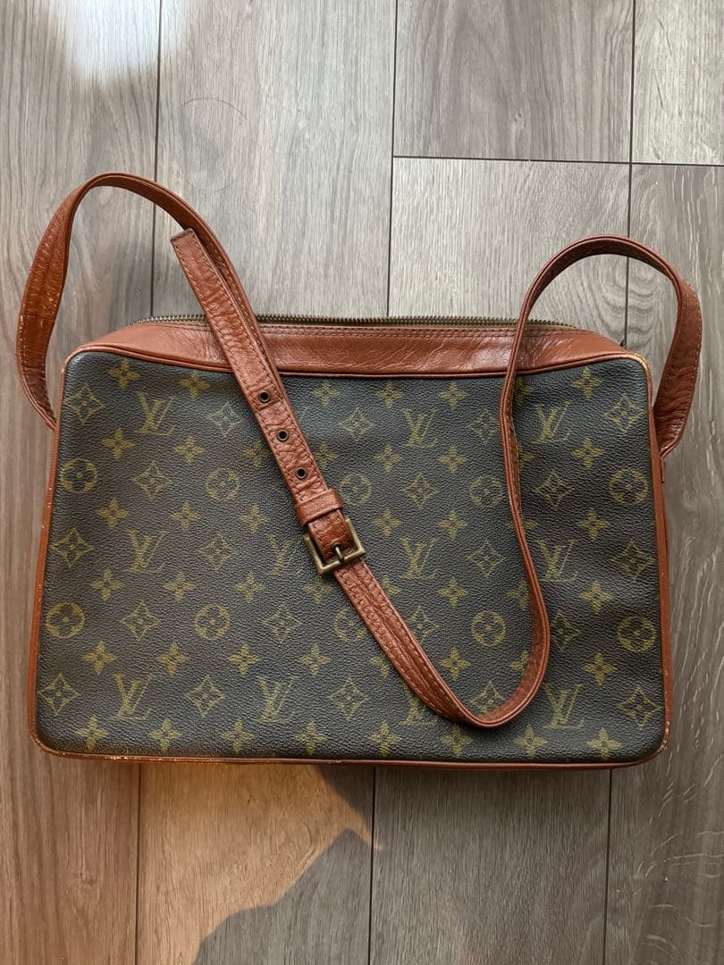 [期間限定値下げ] Louis Vuitton ショルダーバッグ