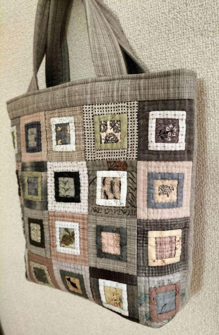 ログキャビンの手さげバッグ。 パッチワーク ハンドメイド
