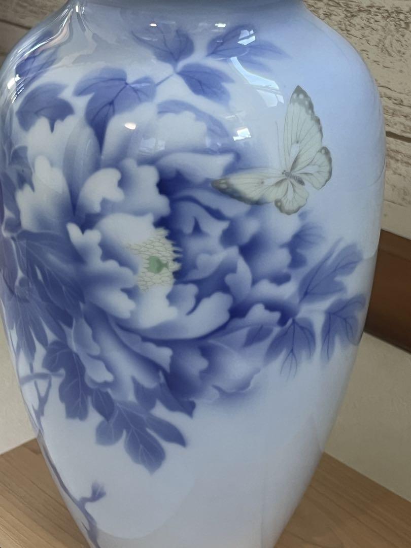 お値下げしました  希少品　深川製磁　宮内庁御用達　官窯　花瓶　有田焼　蝶