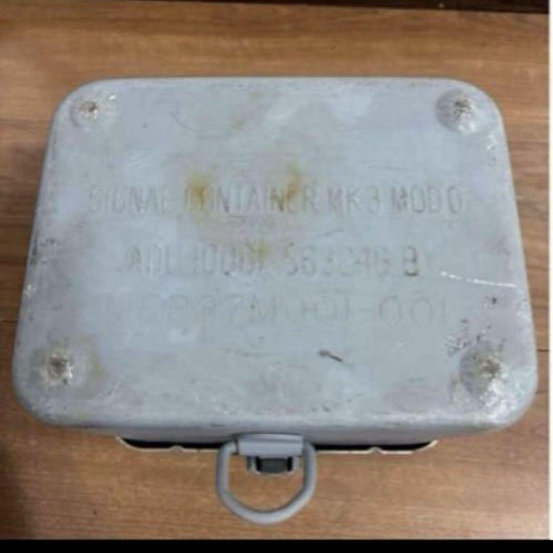 米軍 実物 SIGNAL SMOKE CASE ②送料無料 - メルカリ