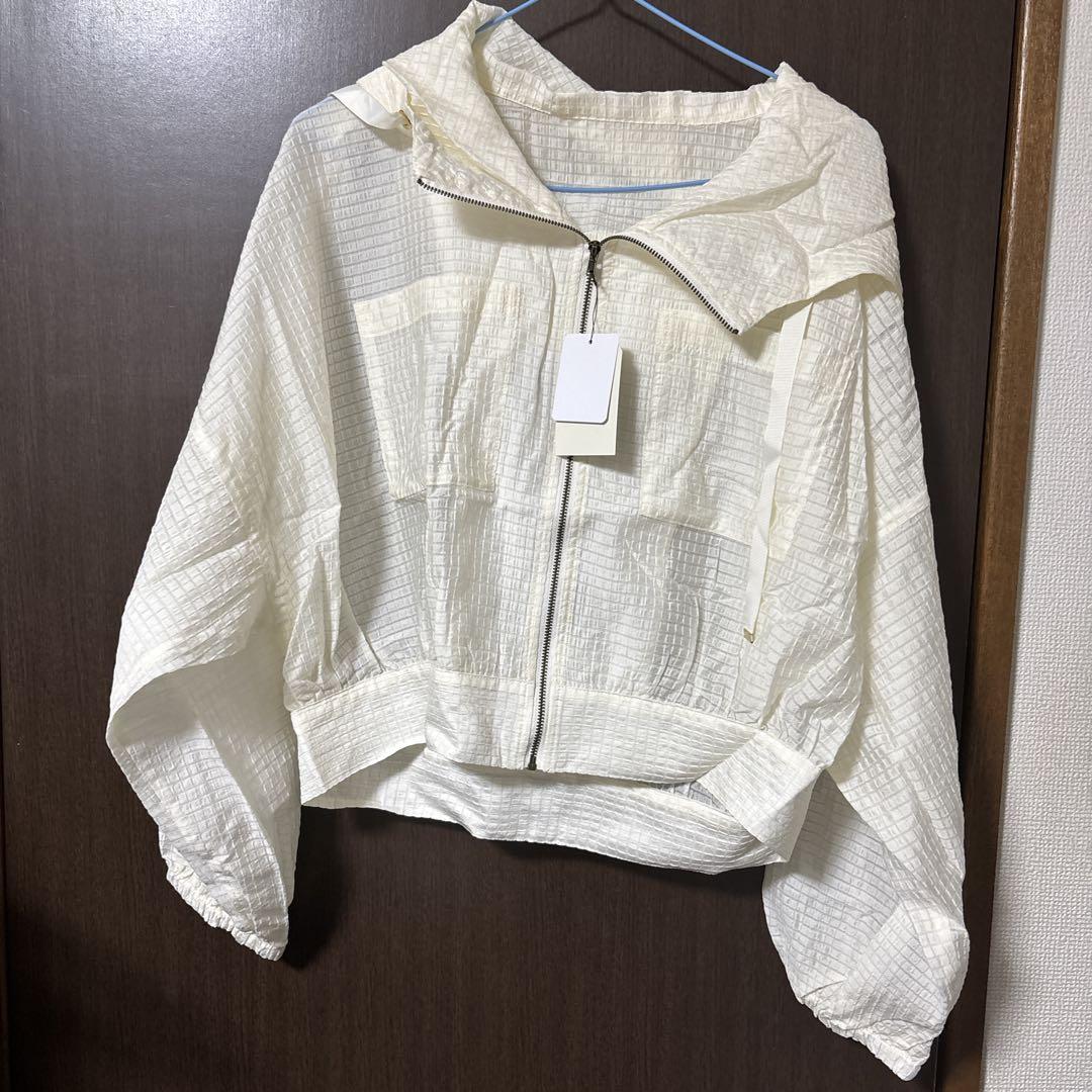 W closet 透け感ジップパーカー新品未使用　お値下げトップス