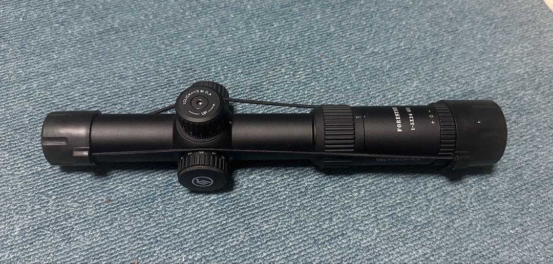 ベクターオプティクス Forester 1-5X24 Gen II マウント付き