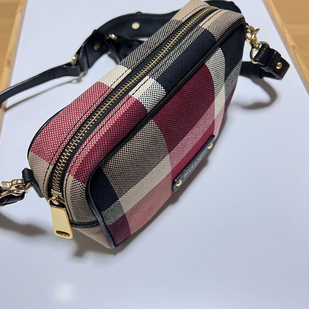 ブルーレーベルクレストブリッジ レッド フラワーモチーフ ショルダーバッグ 美品 ブルーレーベルクレストブリッジ ショルダーバッグ