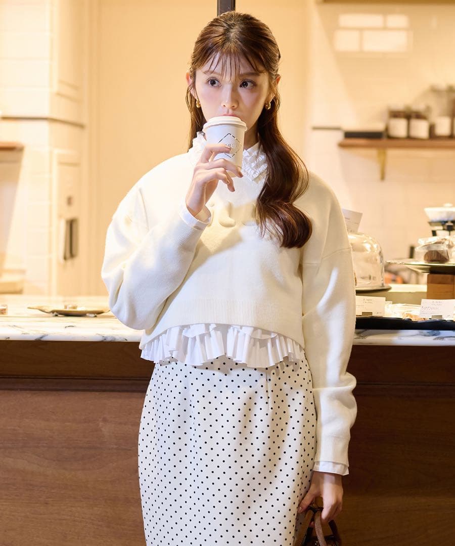 新品タグ付き LILLIAN CARAT フリルペプラムシャツ オフホワイト完売 新品タグ付き LILLIAN CARAT フリルペプラムシャツ オフホワイト完売