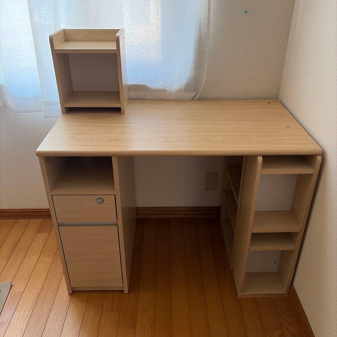 ナチュラルウッド 学習机 引き出し付き　鍵付