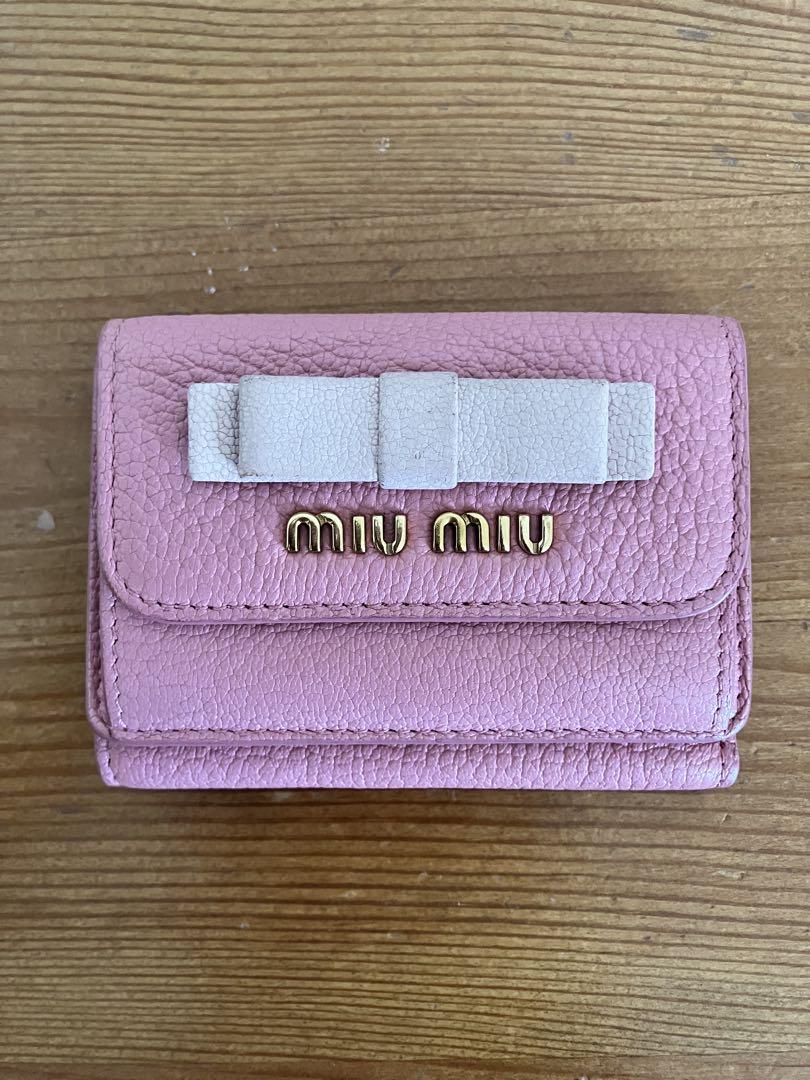 miu miu ピンク 三つ折り財布 箱付き ミュウミュウ Miu Miu MIUMIU 二つ折り財布 MATELASSE