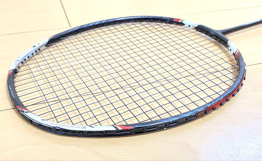 YONEX VOLTRIC 70 バドミントン ラケット 4UG5