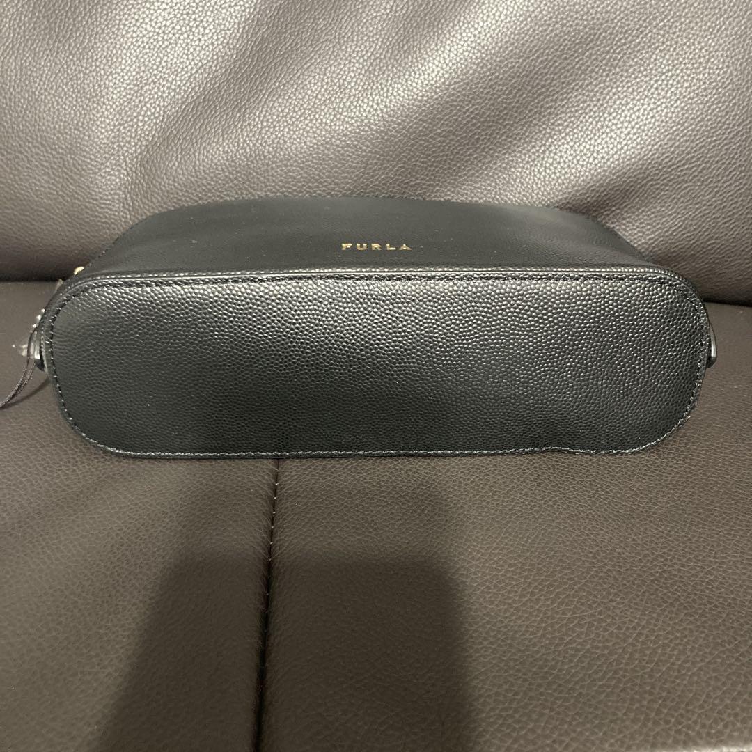 FURLA 黒 レザー ポーチ ストラップ付き