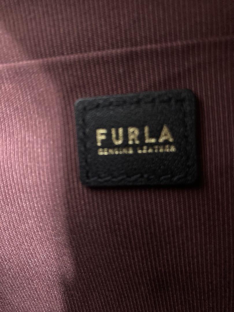 FURLA 黒 レザー ポーチ ストラップ付き