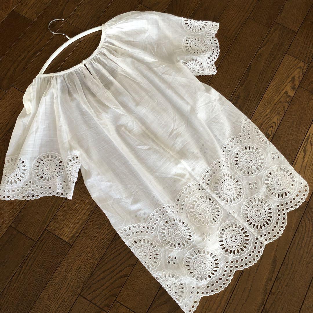 新品【 FRENCH CONNECTION 】刺繍レース ふんわりギャザーシャツ 新品【 FRENCH CONNECTION 】刺繍レース ふんわりギャザーシャツ