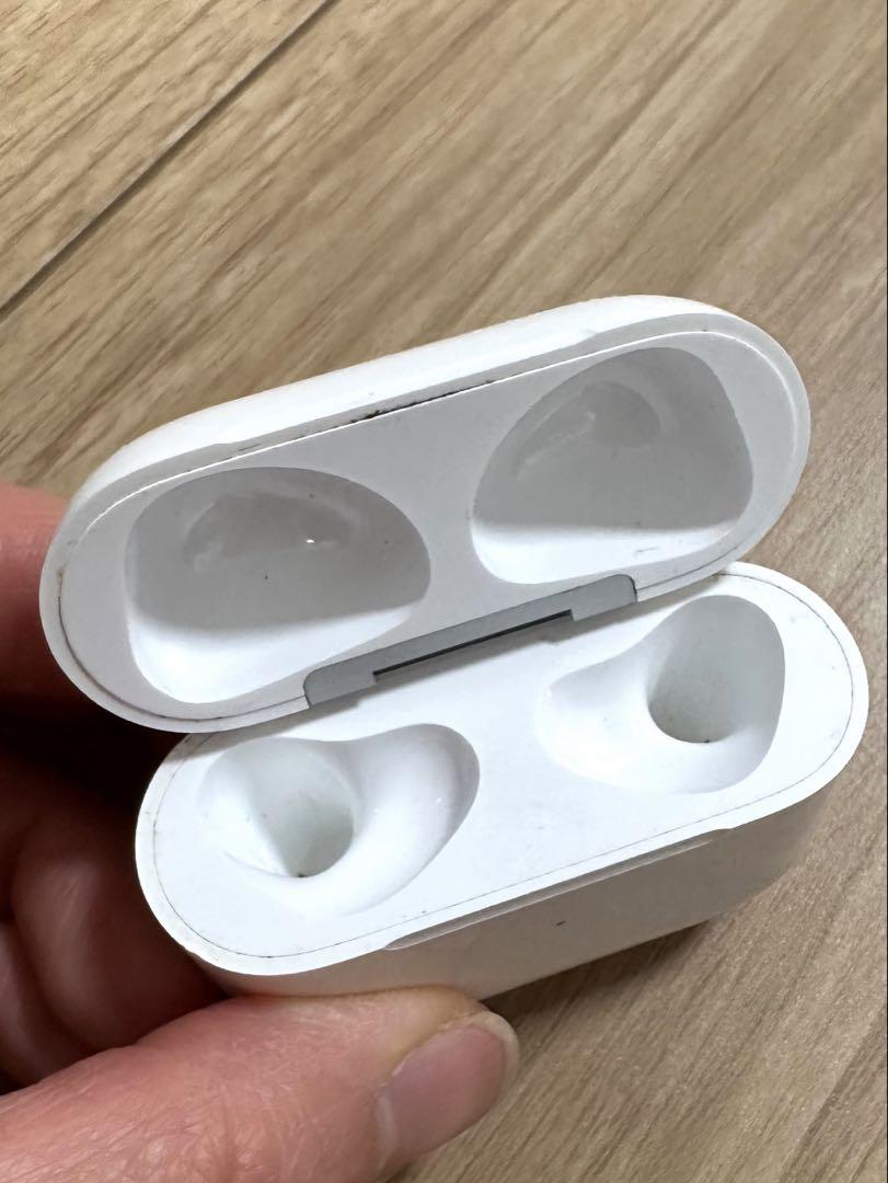 【値下げ】AirPods 第3世代 Amazon.co.jp: 【整備済み品】 Apple AirPods (第3世代) 無線
