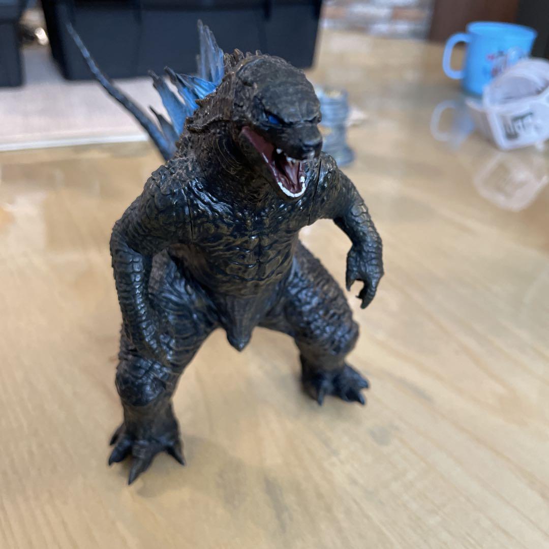 ゴジラフィギュア 約30cm 黒・青 ゴジラ フィギュア 黒と青 約30cm - メルカリ