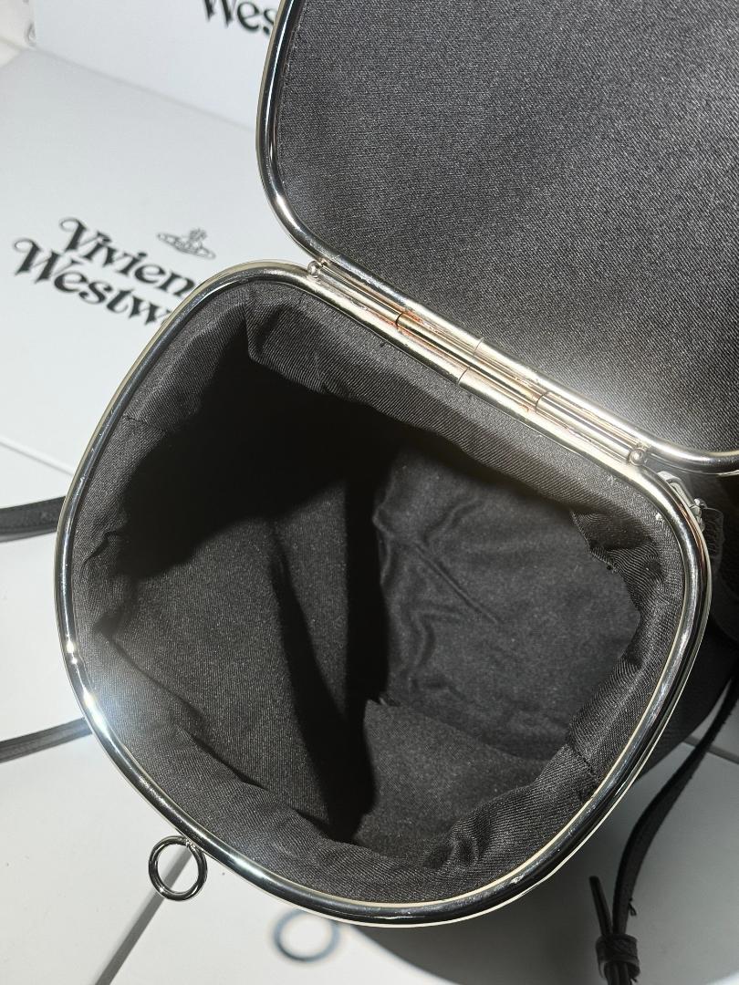 Vivienne Westwood ブラックリュック