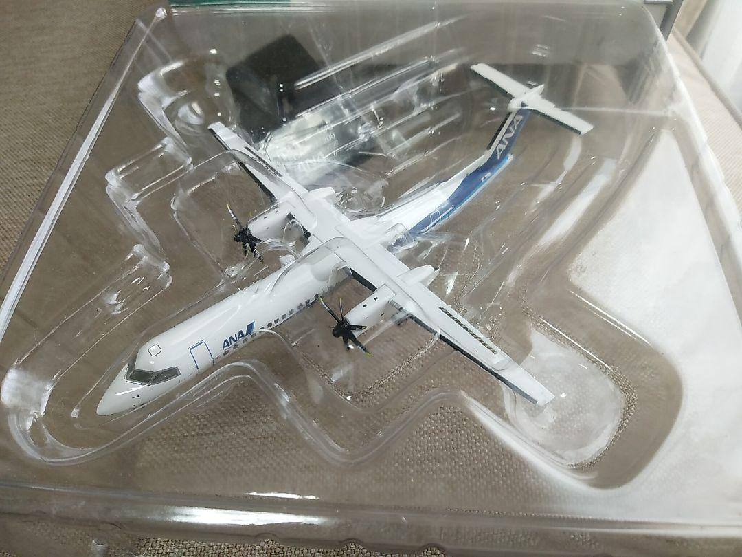 ANA 全日空商事 JA845A DH28008 DHC-8-400 1/200 ANA 全日空商事 JA845A DH28008 DHC-8-400 1/200