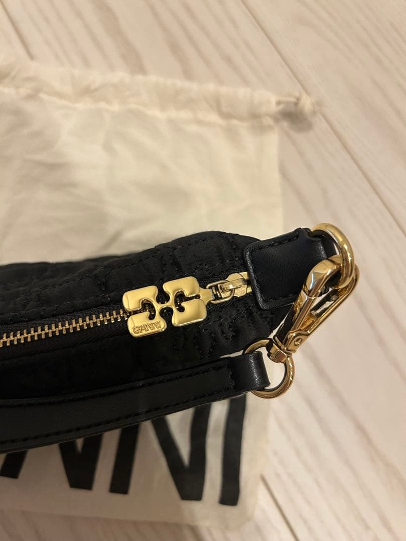 GANNI 黒 ハンドバッグ