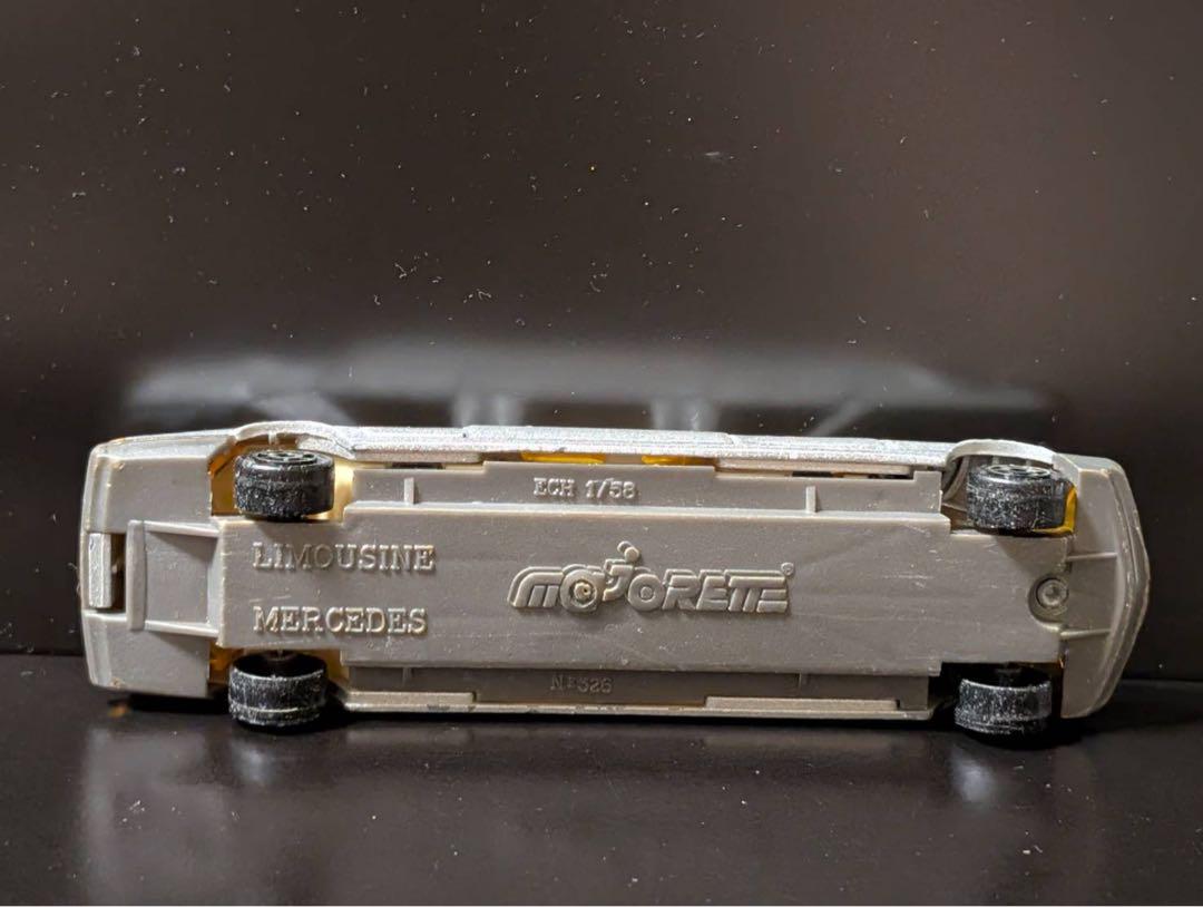 マジョレット　メルセデスベンツ　シルバーリムジン　ミニカー マジョレット メルセデス ベンツ リムジン ロング シルバー
