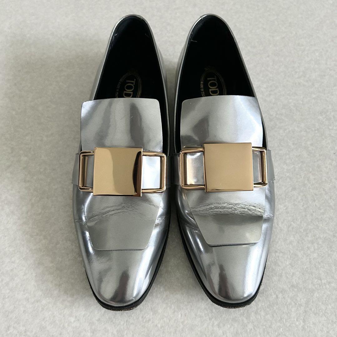 TOD'S トッズ｜シルバー ローファー エナメル ゴールド 金具付き