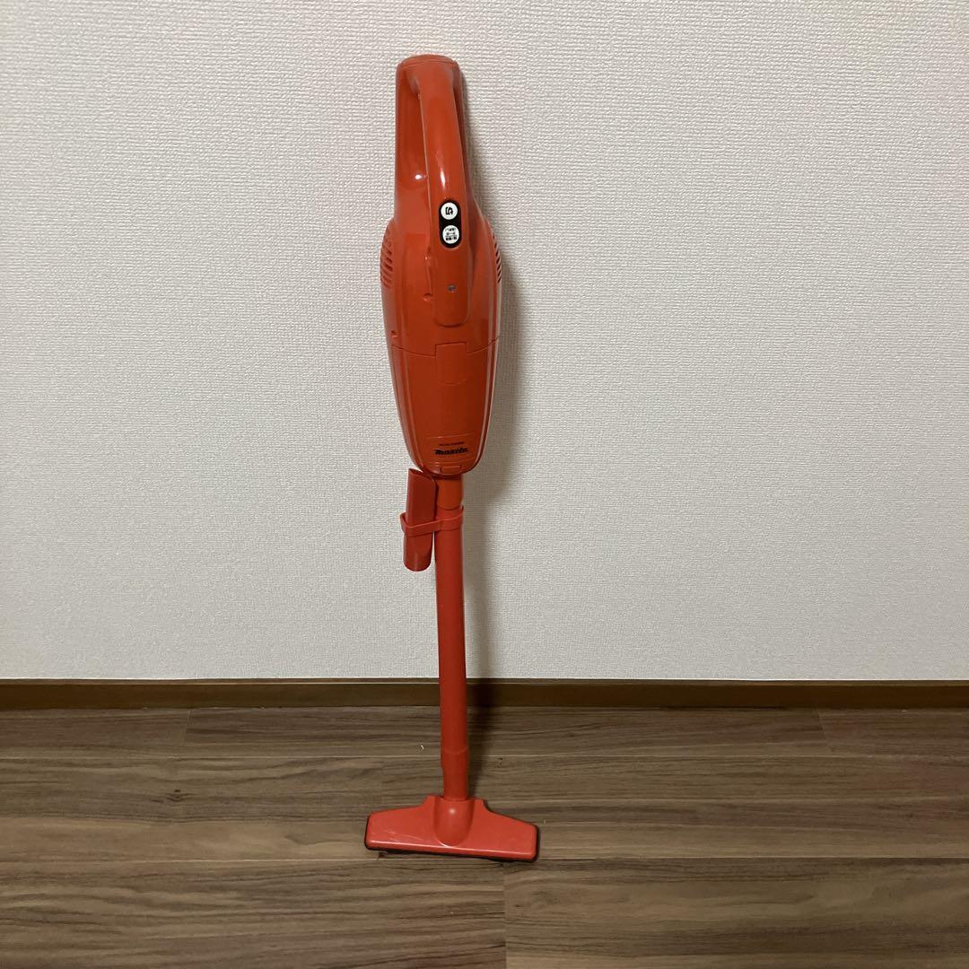 マキタ　充電式　クリーナー　CL103D 10.8v スティック　レッド