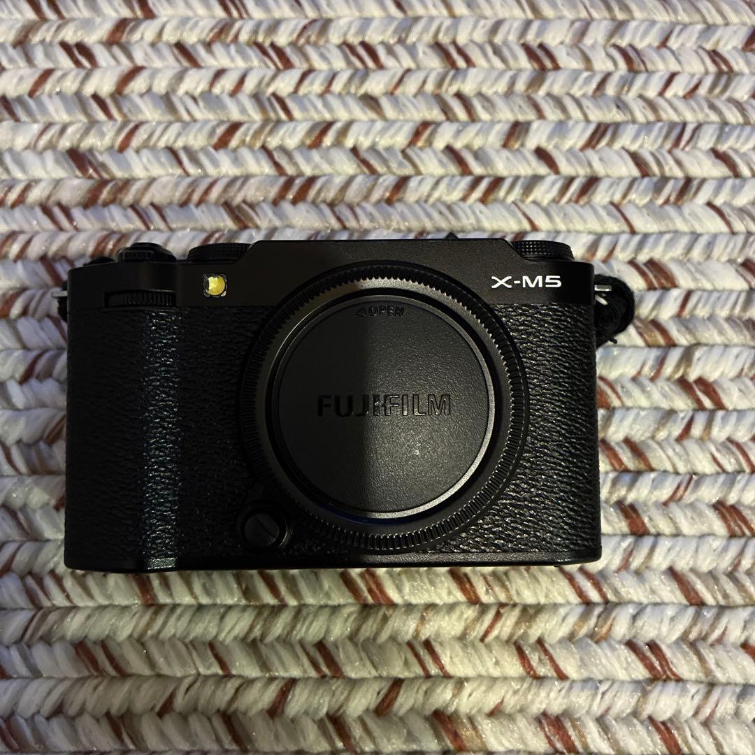 FUJIFILM X-M5 ミラーレスカメラ