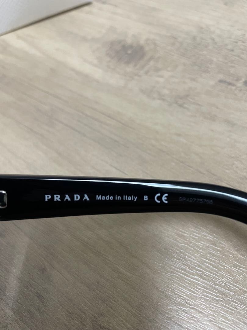 PRADA スクエアサングラス　付属品完備