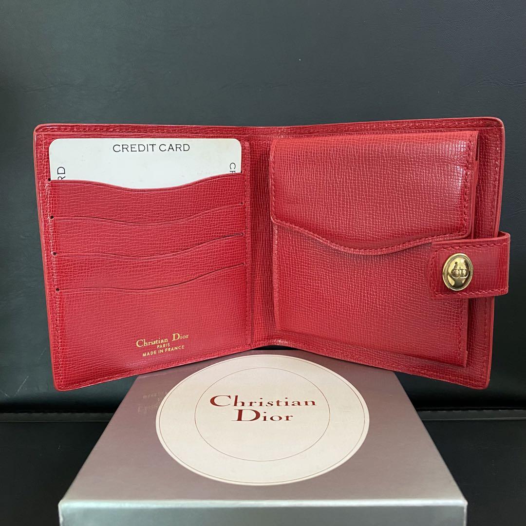 そろそろ売れるかな〜美品 DIOR 二つ折財布