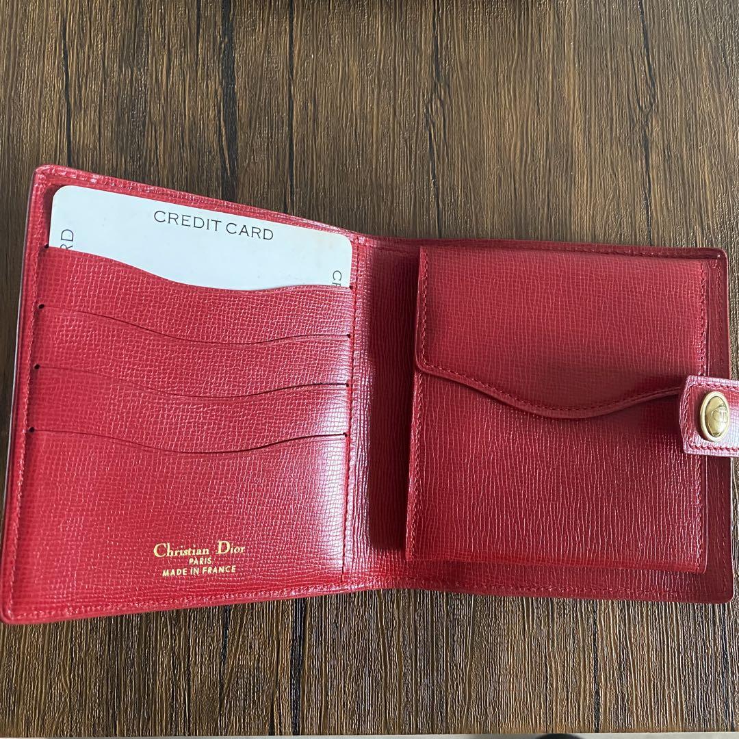 そろそろ売れるかな〜美品 DIOR 二つ折財布