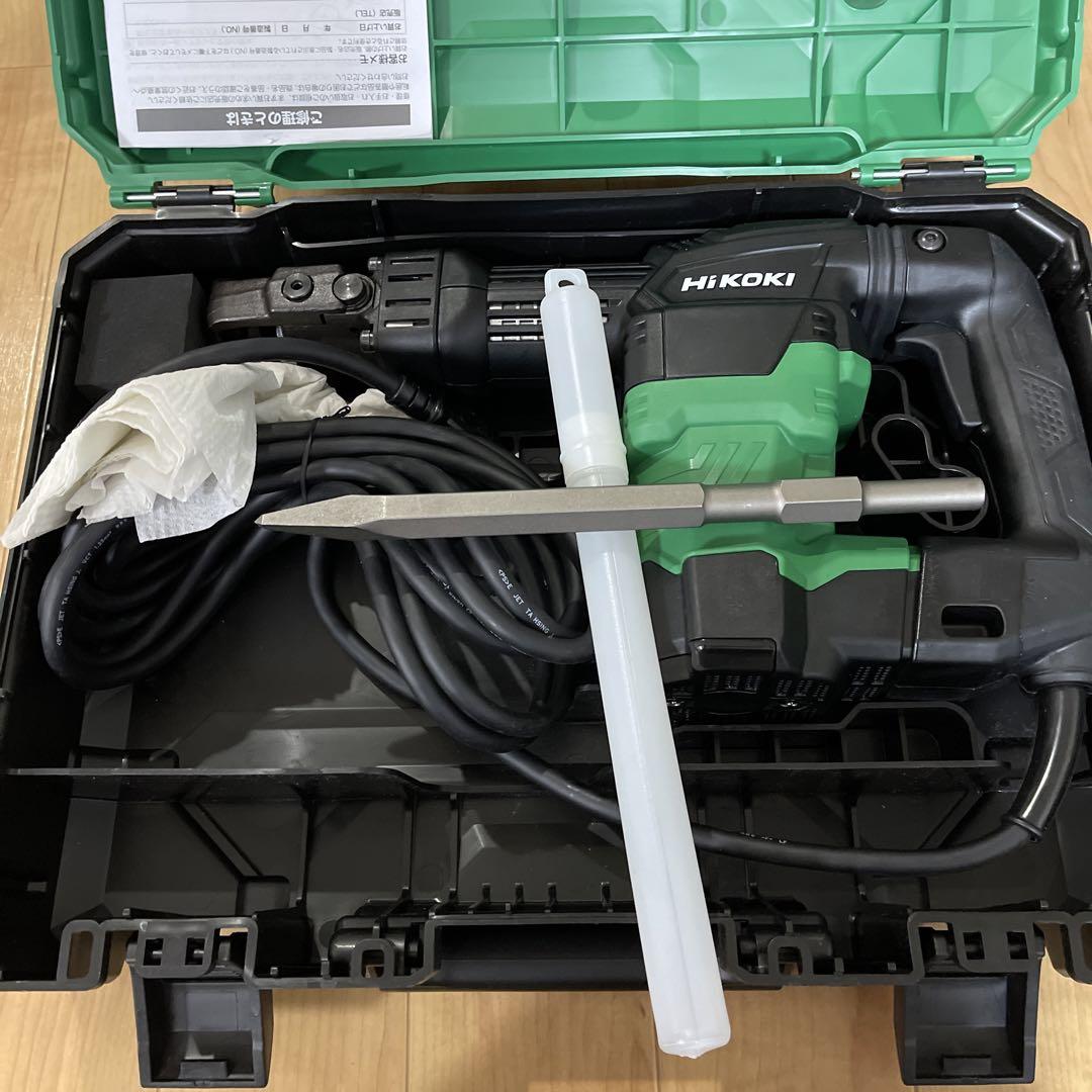 100V